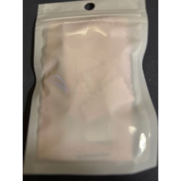 NWT Faux Marquis Shaped Emerald Earrings In A Silvertone Dangle Setting - Picture 5 of 5